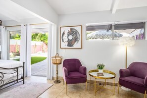 1 chambre, fer et planche à repasser, accès au Wi-Fi (inclus)