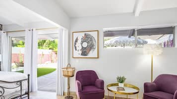 1 dormitori, escriptori, planxa i posts de planxar i wifi gratuïta