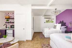 1 habitación, tabla de planchar con plancha, wifi gratis y ropa de cama