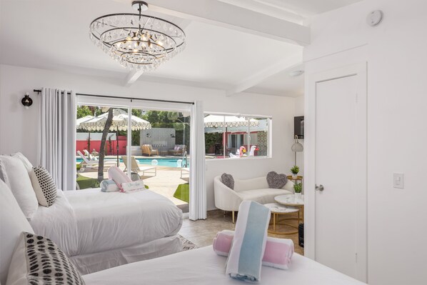 1 habitación, tabla de planchar con plancha, wifi gratis y ropa de cama