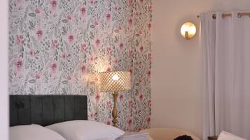 1 habitación, escritorio, tabla de planchar con plancha y wifi gratis