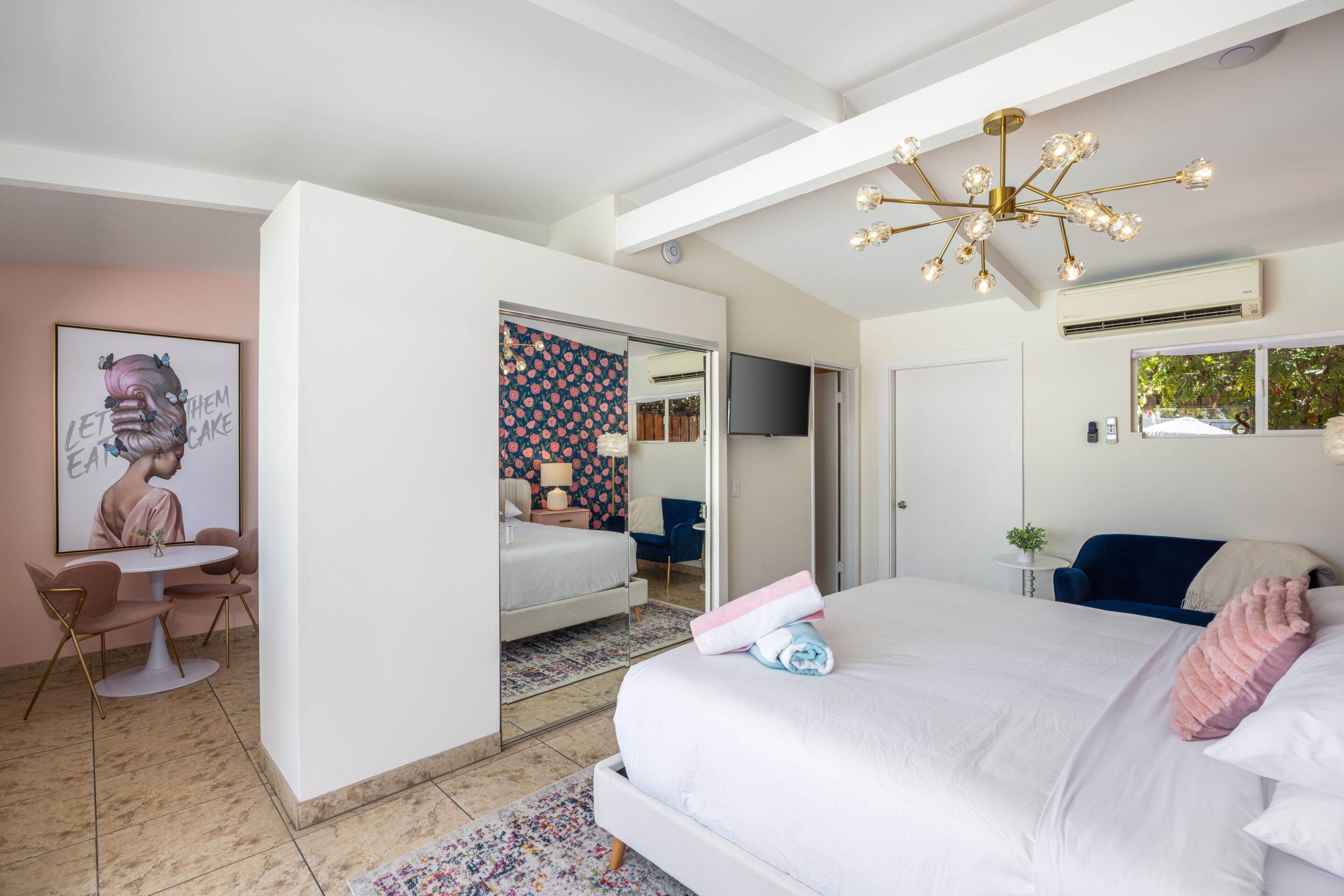 1 slaapkamer, een strijkplank/strijkijzer, gratis wifi, beddengoed