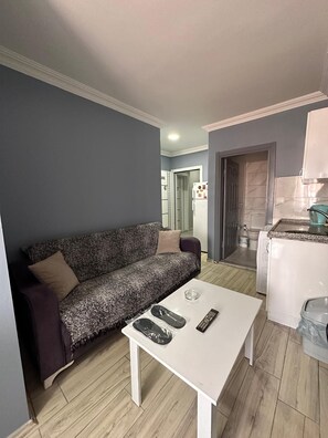 Standard Suite | Laptop workspace, blackout drapes, iron/ironing board, free WiFi