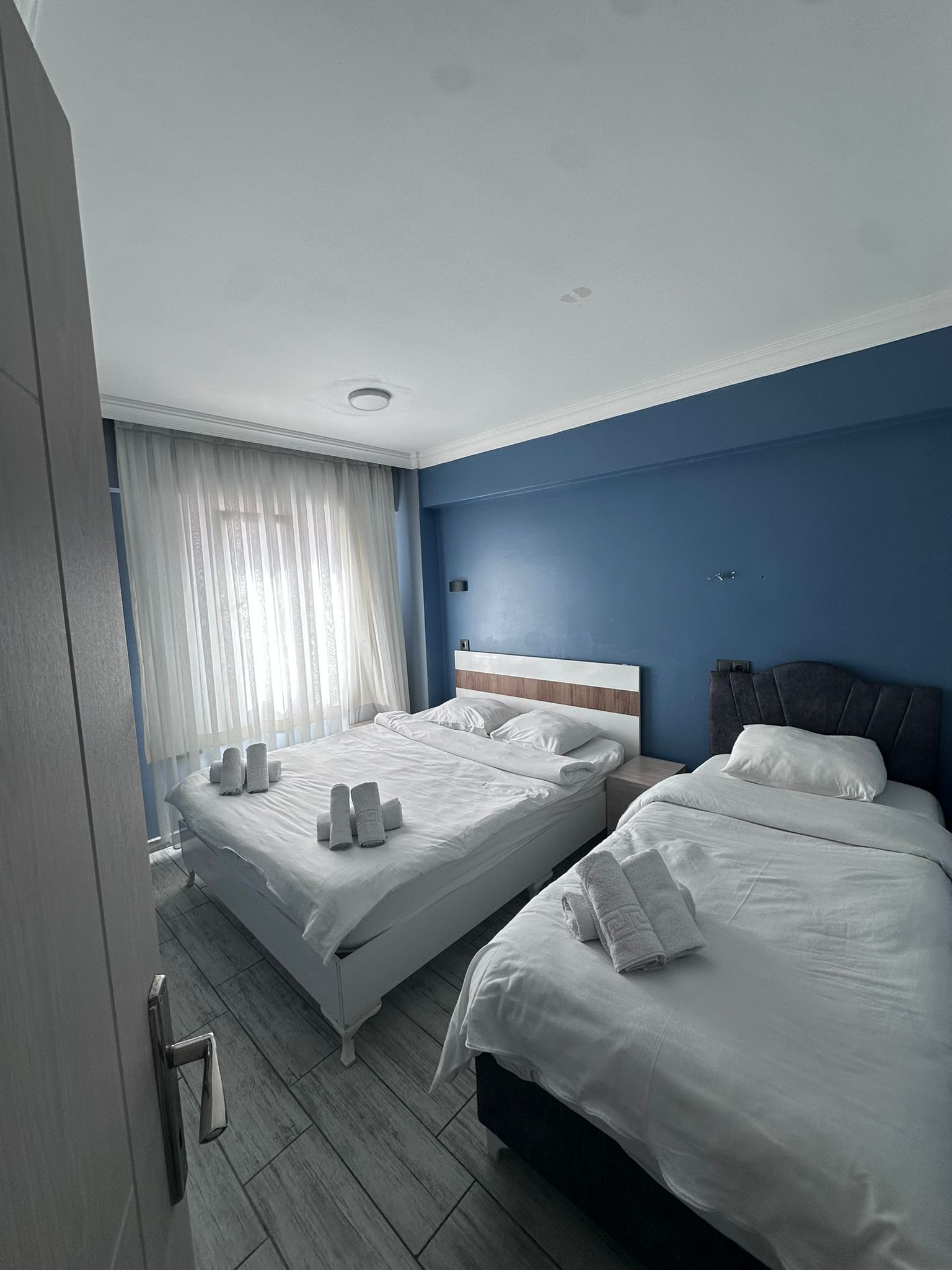 Classic Suite | Laptop workspace, blackout curtains, iron/ironing board, free WiFi