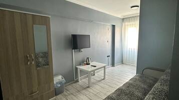 Laptop workspace, blackout curtains, iron/ironing board, free WiFi