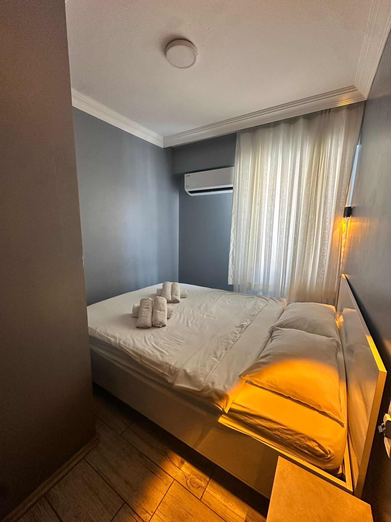 Economy Suite | Laptop workspace, blackout curtains, iron/ironing board, free WiFi
