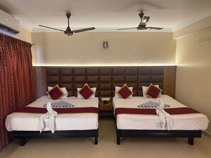 Family Twin Room | Soundproofing, free WiFi, bed sheets
