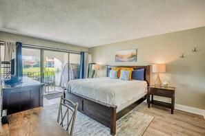 2 quartos, ferros/tábuas de passar roupa, berço de viagem