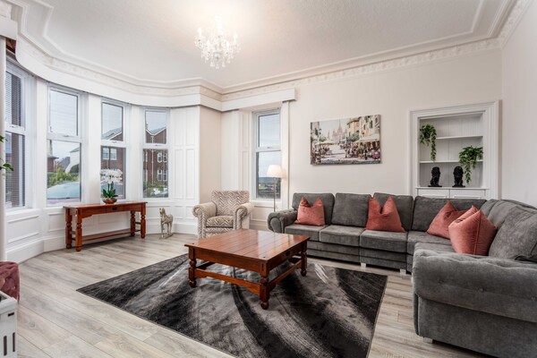 Cuthbert House - Donnini Apartments - Prestwick