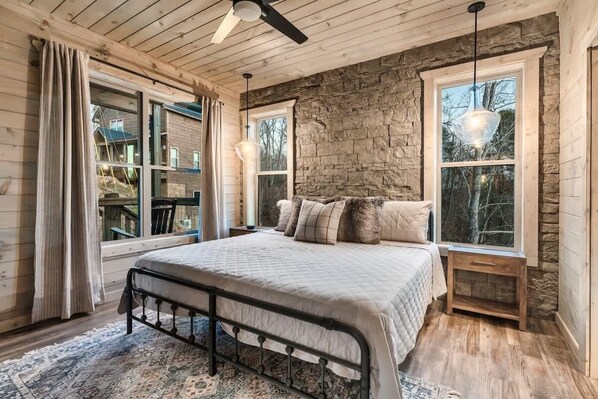 6 makuuhuonetta, työpöytä, silitysrauta/-lauta, Wi-Fi