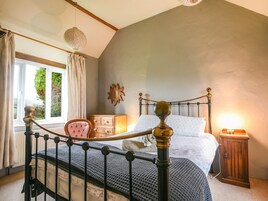 3 dormitorios, decoración individual, mobiliario individual