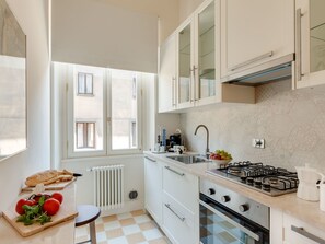 Oven, dishwasher, coffee/tea maker, toaster - Gorgeous apartment for two in the historic centre of Florence (Florence)