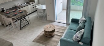 Gloednieuw Huis met Zeezicht, Garage, Stijlvol Ingericht, Vlakbij de zee