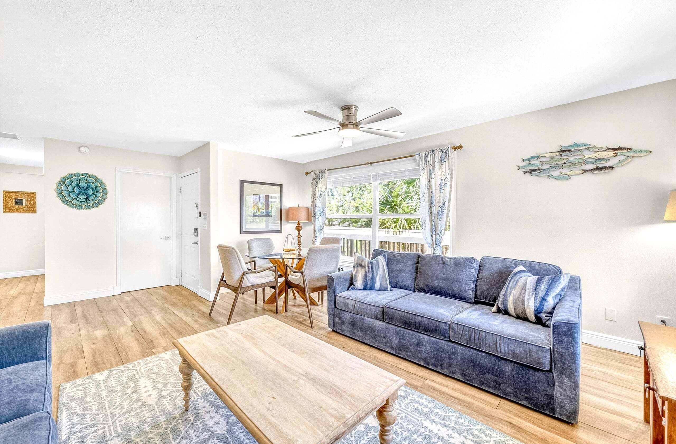 Gertrude's Siesta | 8-steps To Beach Path! 4-min Dining & Music! Hammocks, Snorkeling, Sunsets! - Siesta Key, FL