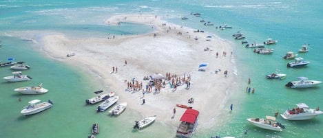 靠近海滩