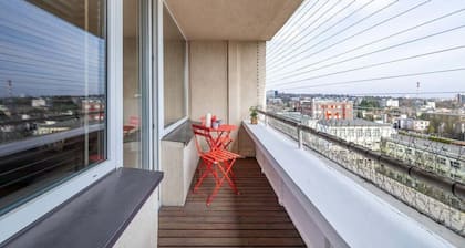 Spacious Studio in the Center | Balcony and City View