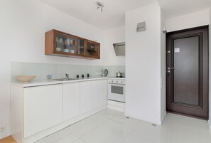 Frigorífic, forn i placa de cuina 