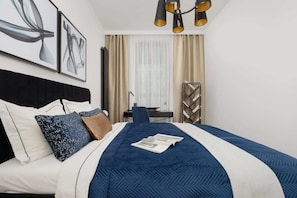1 bedroom, iron/ironing board, WiFi, bed sheets - Elegant Apartment with Balcony | Close to Metro, Place to Work (Warszawa)