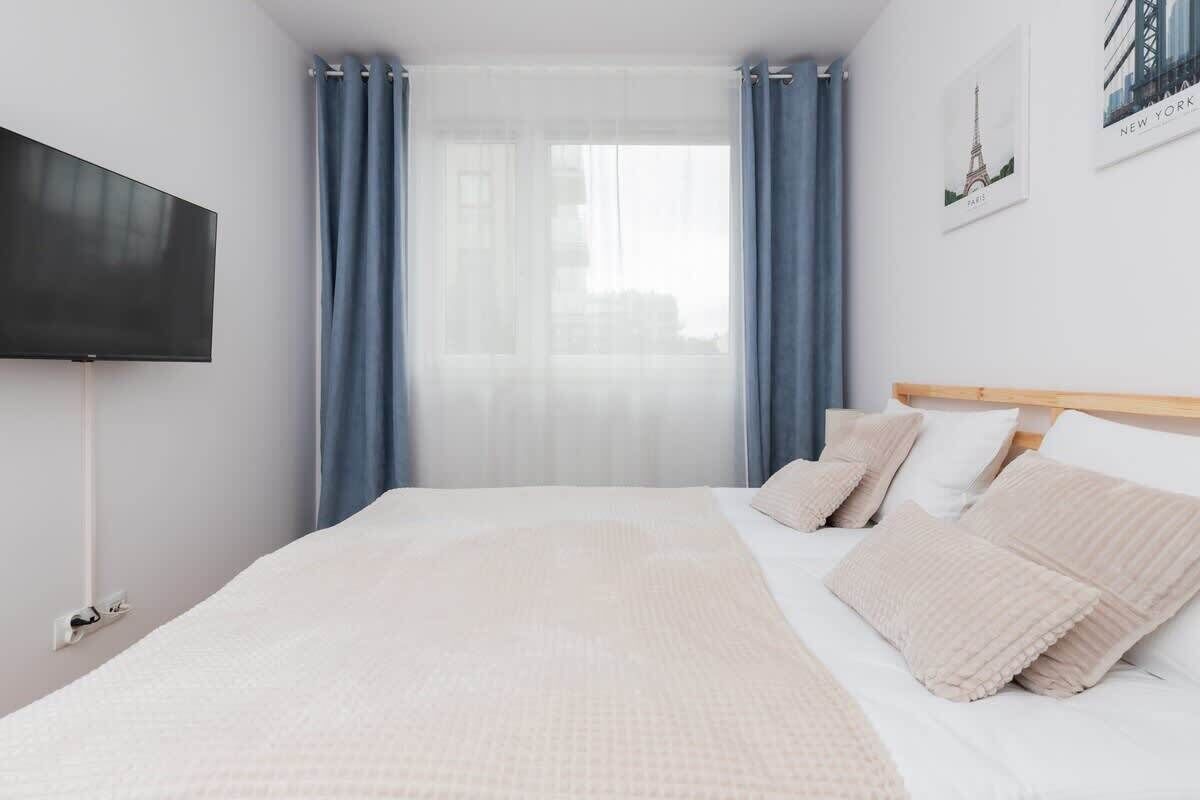 1 habitación, tabla de planchar con plancha, wifi y ropa de cama 