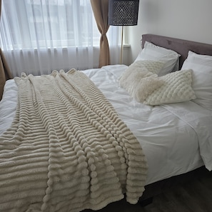 1 chambre, lit parapluie, Wi-Fi gratuit, draps fournis