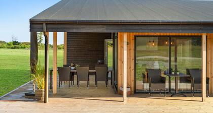 Stunning home in Hjørring with WiFi