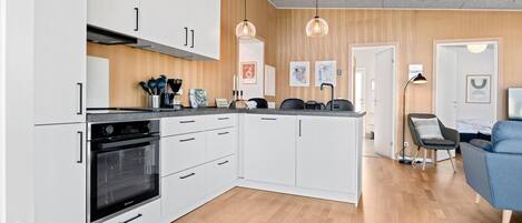 Kylskåp och diskmaskin