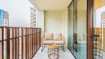 Deluxe Apartment | Balcony