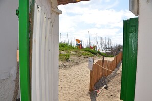 Property grounds - 2 Bedroom Apartment in Torvaianica (Torvaianica)