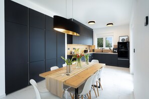 In-room dining - Villa Sea Queen (Novalja)