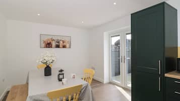 Cottage | Dining
