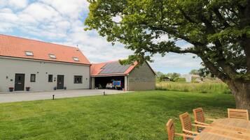Cottage | Outdoor dining