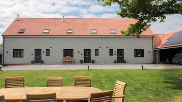 Cottage | Outdoor dining