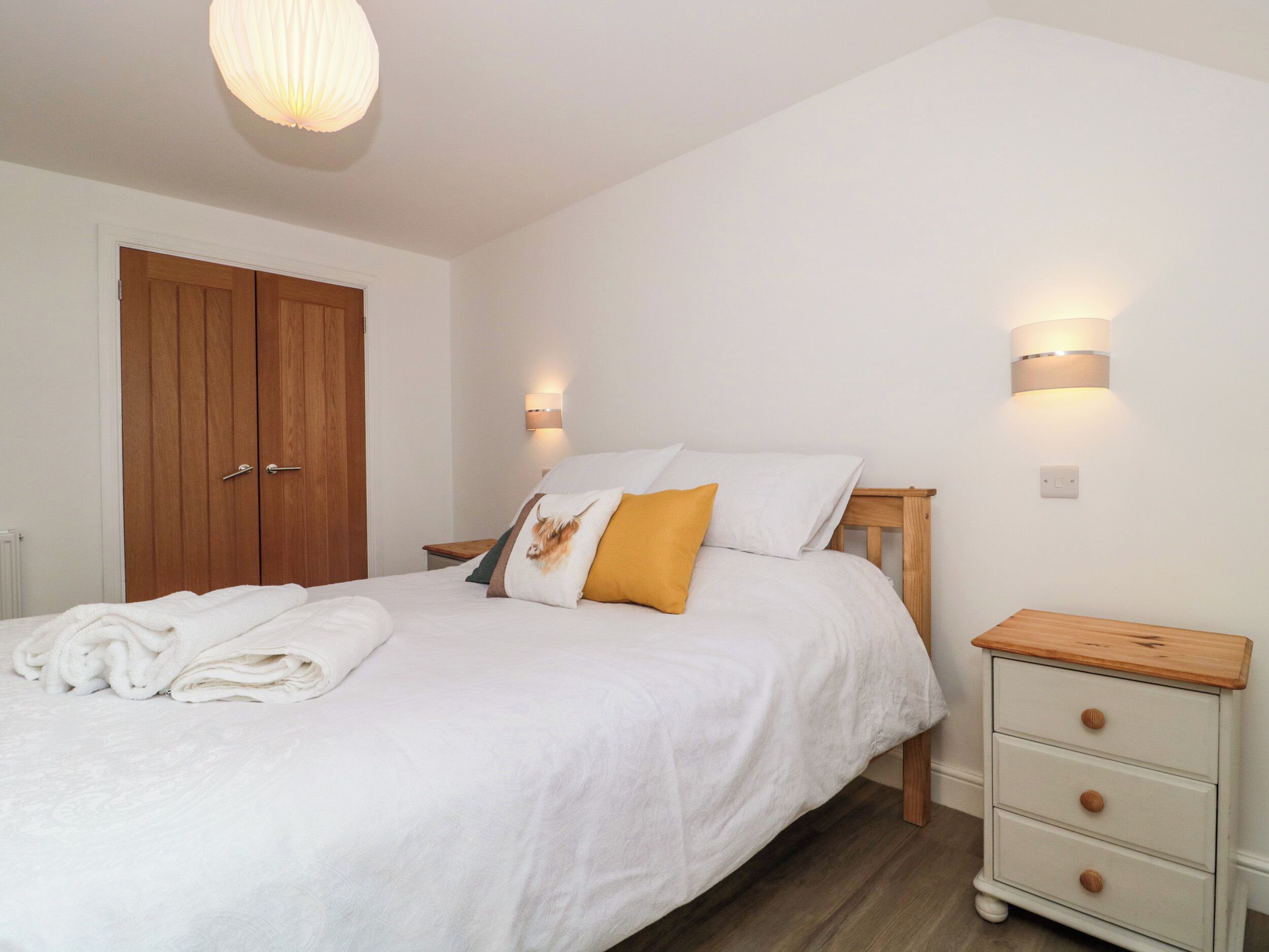 3 habitaciones, decoración personalizada y muebles diferentes 