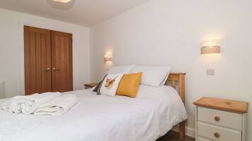 Cottage | 3 bedrooms, individually decorated, individually furnished, free WiFi