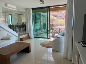 TV - Villa with shared pool Salobre Villas XV (Maspalomas)