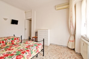2 bedrooms, desk, iron/ironing board, travel cot