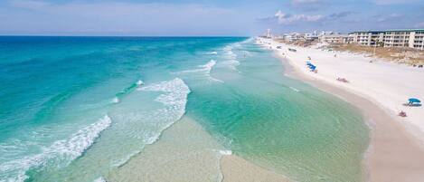 Una spiaggia nelle vicinanze