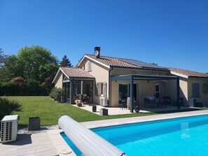 A heated pool - Aux Portes de Montauban, Maison Avec Jardin, Piscine et Jacuzzi (Bressols)