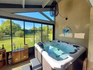 Interior - Aux Portes de Montauban, Maison Avec Jardin, Piscine et Jacuzzi (Bressols)