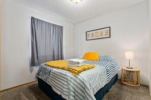 6 habitaciones, tabla de planchar con plancha y wifi gratis 