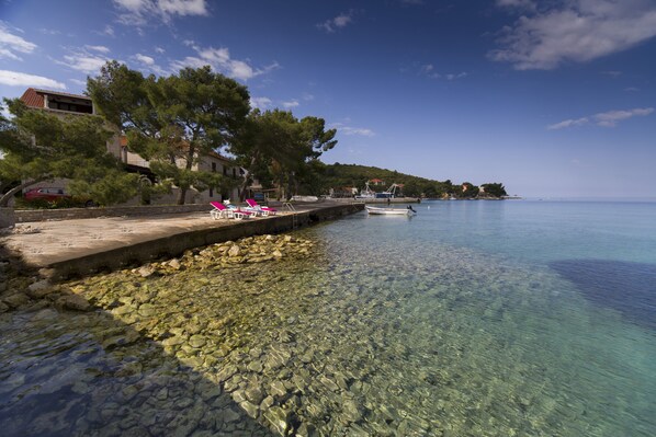 Sun loungers, beach towels - Villa Nauta feel the stunning peaceful and beauty of the amazing island Peljesac (Lovište)