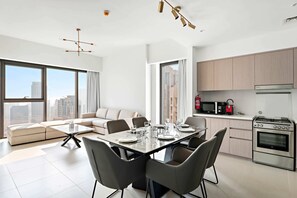 Dining - Luxurious Apart - Spectacular Fountain & Burj view (Dubai)