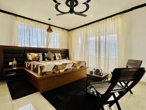 4 bedrooms, WiFi, bed sheets - Welcome to the kingdom of berlin's Home! (Dharamshala)