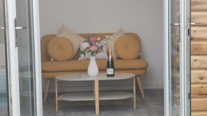 Property grounds - Private Pool, Hot Tub, Luxury Cabana Poole Dorset. (Poole)