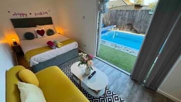 1 bedroom, iron/ironing board, free WiFi, bed sheets