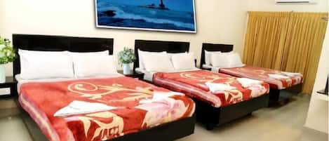 CLUB THREE BEDDED AC | 1 bedroom, soundproofing, bed sheets