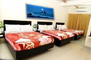 CLUB THREE BEDDED AC | 1 bedroom, soundproofing, bed sheets