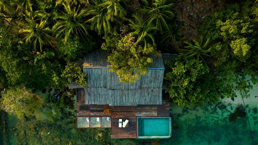 Full Moon Private Island