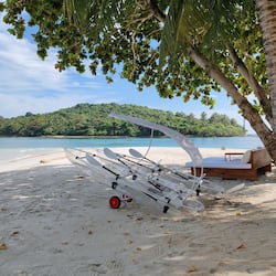 Bãi biển riêng, cát trắng, xe đưa đón đến bãi biển miễn phí