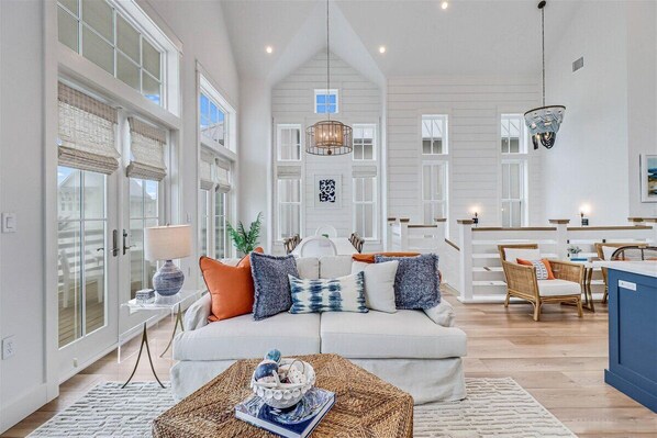 TV connectée, lecteur de DVD, livres, vidéothèque